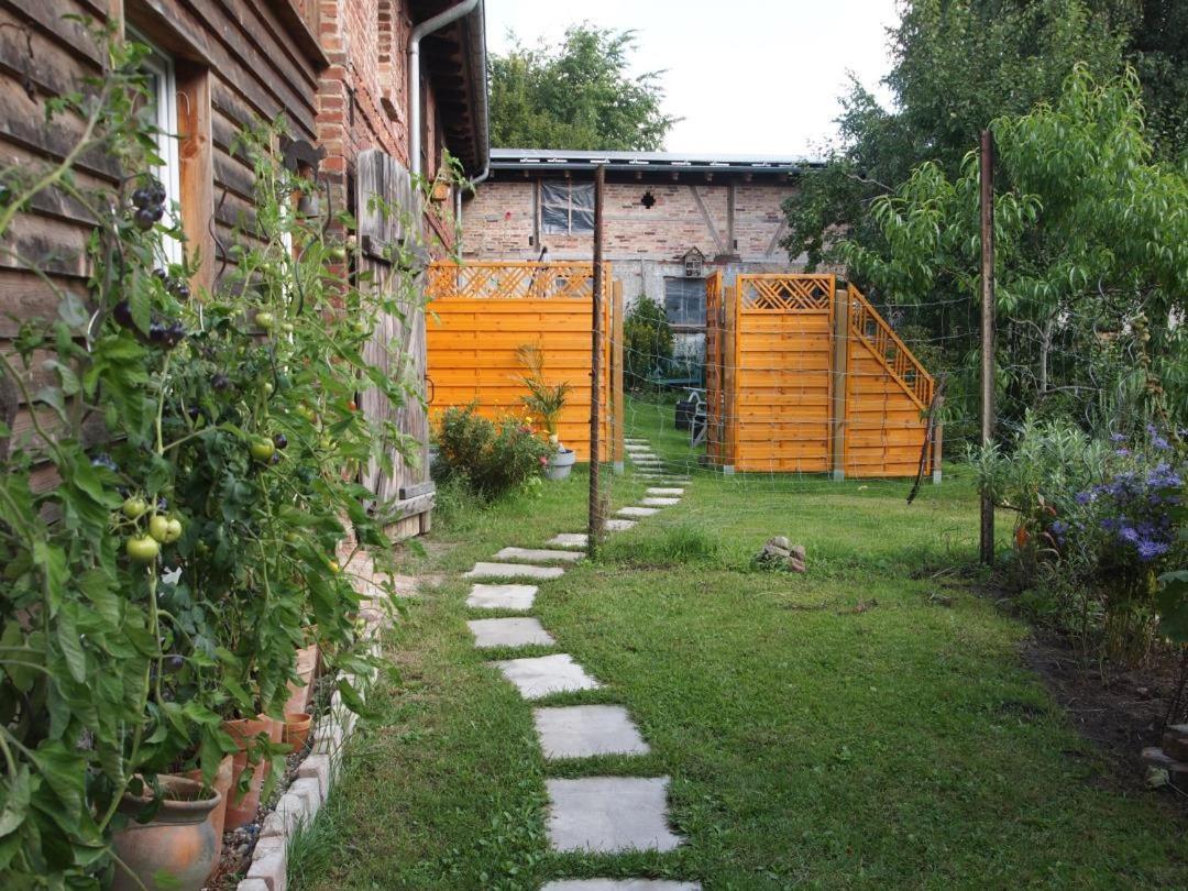 Neu Fewo Im Bauernhaus Mit Idyllischem Innenhof Und Naturgarten Mesekenhagen Kültér fotó